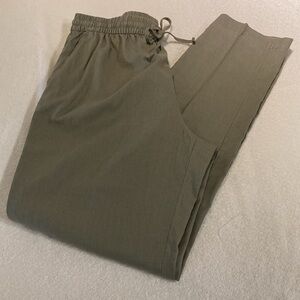 H & M green linen blend pants, size small